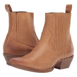 Frye Sacha Chelsea Boots in Tan